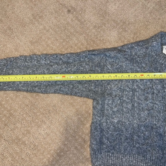 Abercrombie & Fitch Heather Gray Knit Sweater - Picture 5 of 8